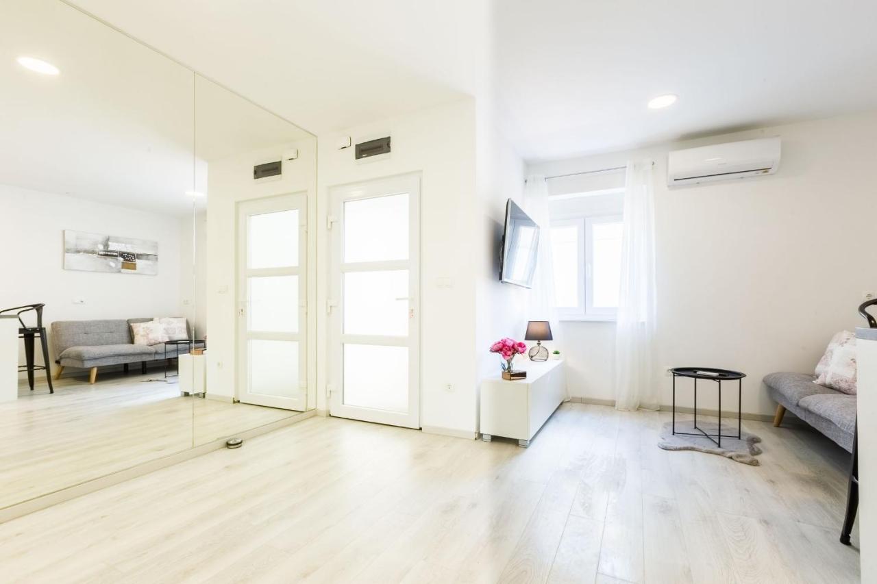 2Sis 2 Apartments ซาดาร์ ภายนอก รูปภาพ